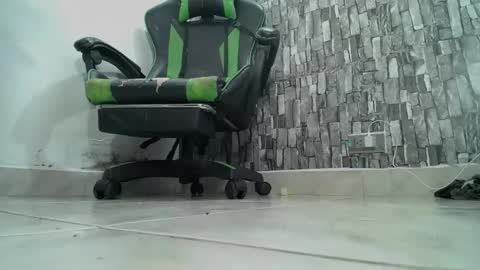 Snapshot of srfindomfeet_ chatting on February 26, 2025, 6:47 am sr master cum its my old account online show from February 26, 2025, 6:47 am