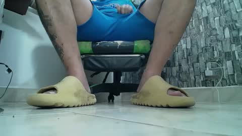Snapshot of srfindomfeet_ chatting on March 1, 2025, 5:42 am sr master cum its my old account online show from March 1, 2025, 5:42 am