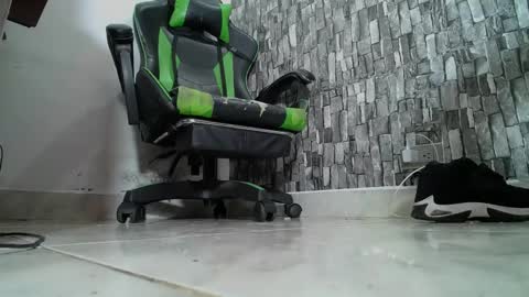 Snapshot of srfindomfeet_ chatting on March 9, 2025, 9:57 pm sr master cum its my old account online show from March 9, 2025, 9:57 pm