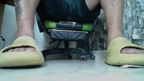 Snapshot of srfindomfeet_ chatting on March 12, 2025, 2:41 am sr master cum its my old account online show from March 12, 2025, 2:41 am