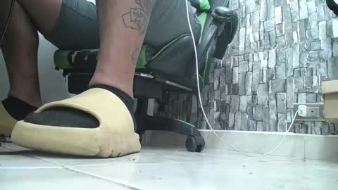 Snapshot of srfindomfeet_ chatting on September 9, 2025, 2:11 am sr master cum its my old account online show from September 9, 2025, 2:11 am