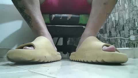 Snapshot of srfindomfeet_ chatting on September 12, 2025, 2:44 am sr master cum its my old account online show from September 12, 2025, 2:44 am