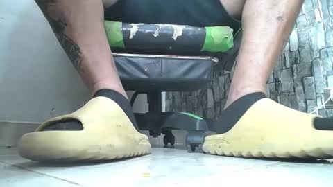 Snapshot of srfindomfeet_ chatting on September 17, 2025, 1:07 am sr master cum its my old account online show from September 17, 2025, 1:07 am