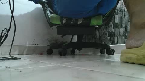 Snapshot of srfindomfeet_ chatting on September 23, 2025, 5:10 am sr master cum its my old account online show from September 23, 2025, 5:10 am