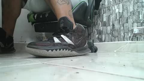 Snapshot of srfindomfeet_ chatting on September 27, 2025, 2:05 am sr master cum its my old account online show from September 27, 2025, 2:05 am