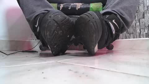 Snapshot of srfindomfeet_ chatting on October 1, 2025, 2:23 pm sr master cum its my old account online show from October 1, 2025, 2:23 pm