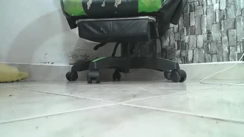 Snapshot of srfindomfeet_ chatting on October 10, 2025, 1:48 am sr master cum its my old account online show from October 10, 2025, 1:48 am