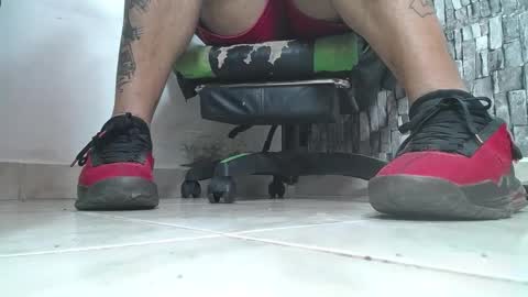 Snapshot of srfindomfeet_ chatting on October 19, 2025, 8:42 pm sr master cum its my old account online show from October 19, 2025, 8:42 pm