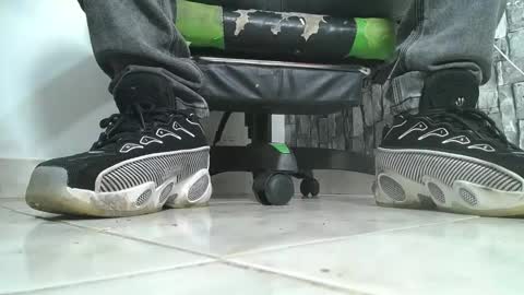 Snapshot of srfindomfeet_ chatting on October 23, 2025, 7:07 am sr master cum its my old account online show from October 23, 2025, 7:07 am