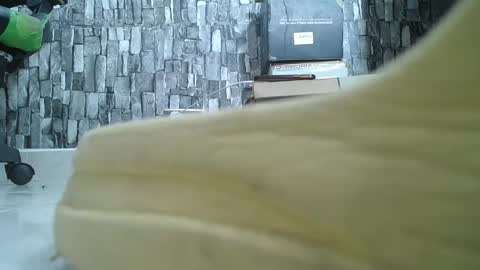 Snapshot of srfindomfeet_ chatting on October 23, 2025, 7:12 pm sr master cum its my old account online show from October 23, 2025, 7:12 pm