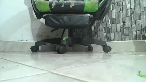 Snapshot of srfindomfeet_ chatting on October 29, 2025, 6:59 am sr master cum its my old account online show from October 29, 2025, 6:59 am