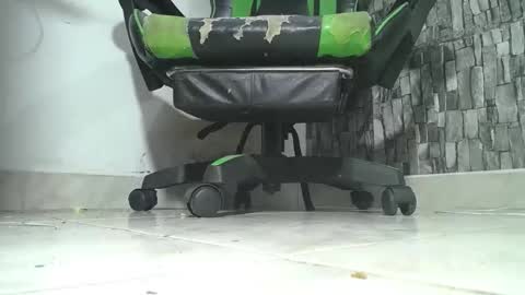 Snapshot of srfindomfeet_ chatting on November 7, 2025, 1:38 am sr master cum its my old account online show from November 7, 2025, 1:38 am