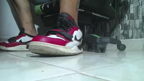 sr master cum its my old account online show from November 25, 2025, 6:08 pm