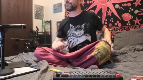 Snapshot of ssparearhyme chatting on April 1, 2026, 7:42 am ssparearhyme online show from April 1, 2026, 7:42 am