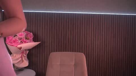 Kate online show from September 26, 2025, 5:11 am