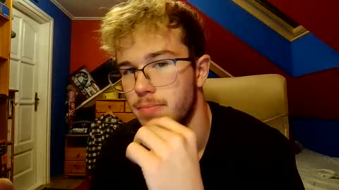 st1eve online show from December 2, 2025, 7:42 pm