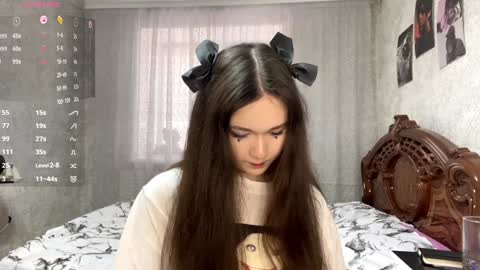 Emily online show from November 1, 2025, 11:34 am