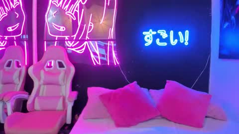 staarlightt online show from February 8, 2026, 10:13 pm