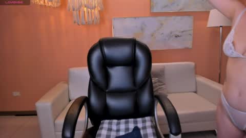 Stacy Woods online show from December 19, 2024, 4:57 pm