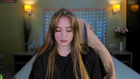 Snapshot of stacy_riiver chatting on May 18, 2026, 9:15 am Stacy Mon Tue Wed Thu Fri Sun GMT GMT 3 1000am - 0400pm online show from May 18, 2026, 9:15 am