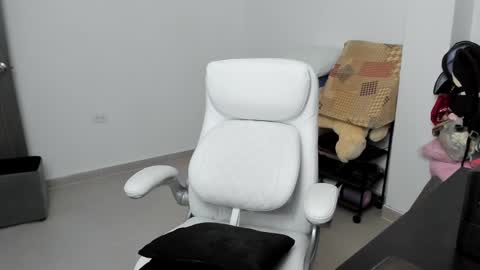 Zulma Yisset online show from January 16, 2025, 1:37 am