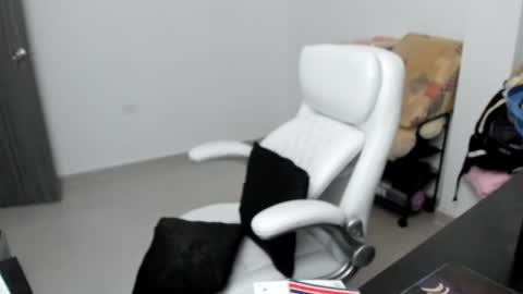 Zulma Yisset online show from January 31, 2025, 4:36 am