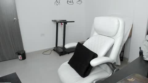 Zulma Yisset online show from March 17, 2026, 2:49 am