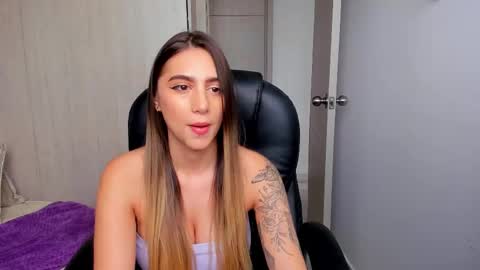 Stacy Conner online show from November 19, 2025, 8:42 pm