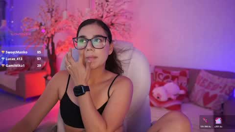 stacycooper_ online show from May 5, 2026, 7:00 pm