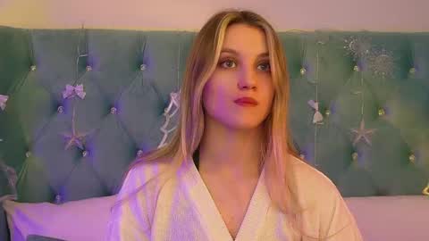 StacyEvances online show from December 18, 2025, 6:14 pm