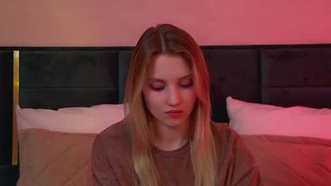 StacyEvances online show from April 25, 2026, 6:27 pm