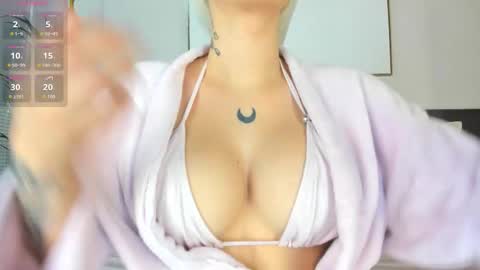 Snapshot of stacyrigel chatting on October 18, 2025, 12:17 pm Stacy Rigel online show from October 18, 2025, 12:17 pm