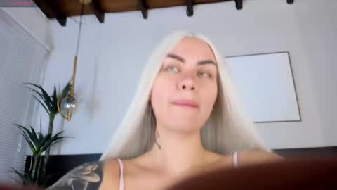 Snapshot of stacyrigel chatting on October 20, 2025, 11:43 am Stacy Rigel online show from October 20, 2025, 11:43 am