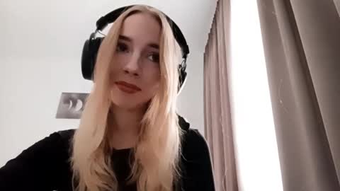 Snapshot of stacyscholle chatting on February 7, 2026, 6:39 am Mila online show from February 7, 2026, 6:39 am