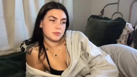 Stacy online show from September 19, 2025, 5:24 pm