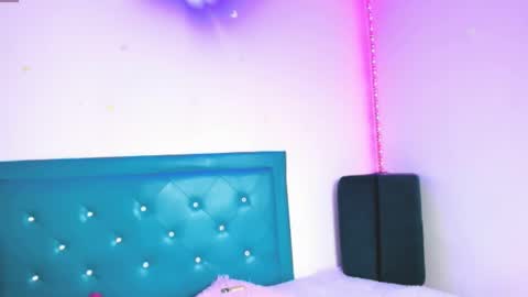 Snapshot of star_darling chatting on February 25, 2025, 2:03 am S T A R online show from February 25, 2025, 2:03 am