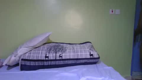 star_queenl online show from November 2, 2025, 1:13 pm