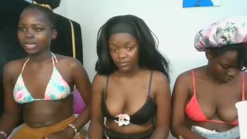 lia online show from November 30, 2025, 6:12 pm