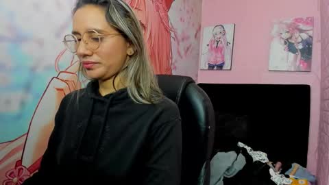 StarletTays online show from December 1, 2025, 1:32 am