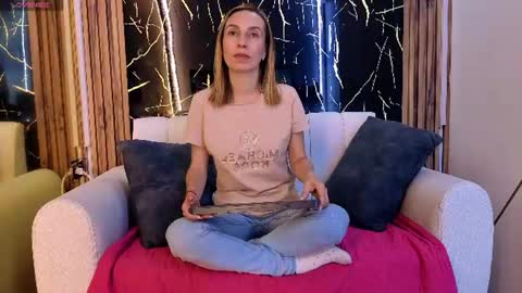 starlight_mature23_aws online show from June 28, 2026, 9:32 pm