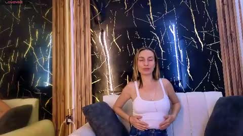 starlight_mature23_aws online show from July 13, 2026, 11:29 pm