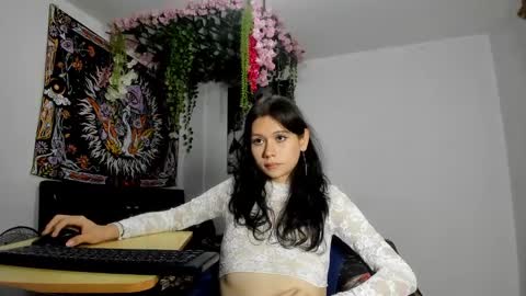 starmoonly online show from February 22, 2025, 7:34 am