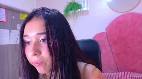 M O O N  online show from June 25, 2026, 2:55 am