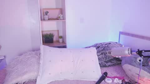 Yoko online show from April 21, 2026, 1:42 am