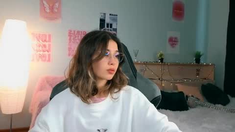 Snapshot of ste11arium chatting on May 31, 2026, 1:18 pm Sara online show from May 31, 2026, 1:18 pm