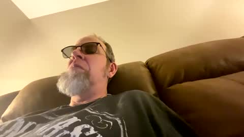 steel259373 online show from September 20, 2025, 11:06 pm