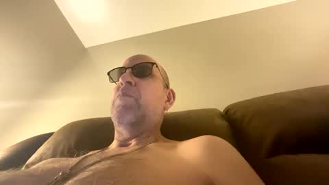 steel259373 online show from December 3, 2025, 7:05 am