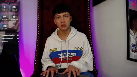 Snapshot of steev_novoa chatting on December 7, 2024, 8:11 am Steev online show from December 7, 2024, 8:11 am