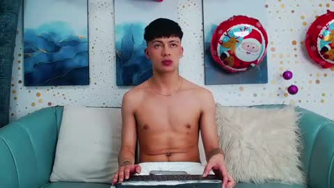 Snapshot of steev_novoa chatting on December 27, 2024, 4:47 am Steev online show from December 27, 2024, 4:47 am