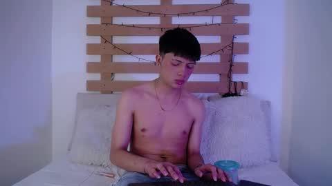 Snapshot of steev_novoa chatting on January 21, 2025, 6:00 am Steev online show from January 21, 2025, 6:00 am